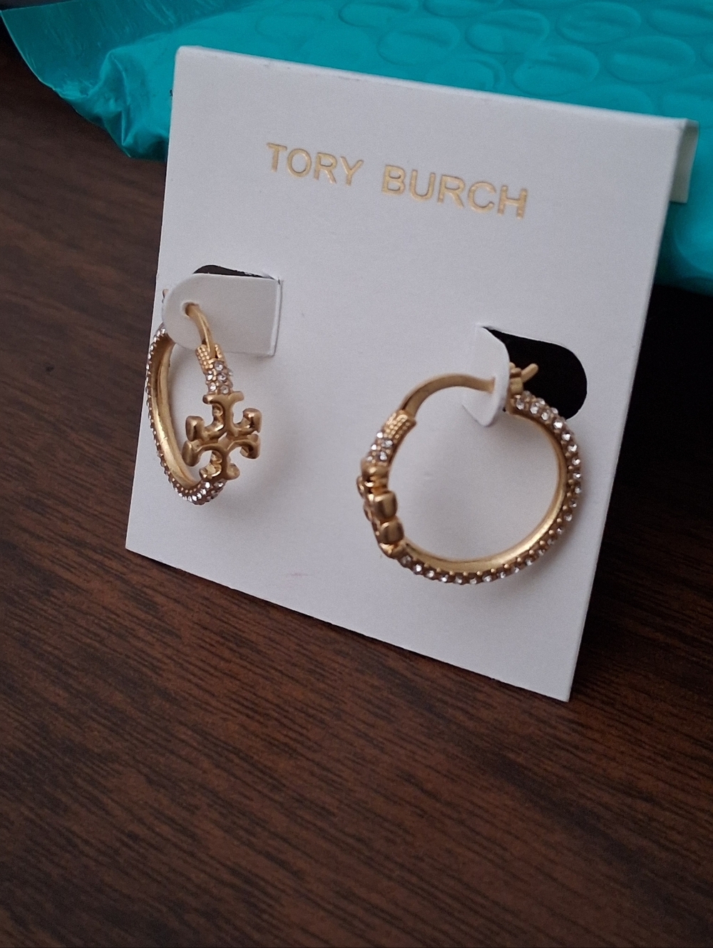 🌷Tory Burch Small Eleanor Pave Hoop Logo T Earrings. NWOT